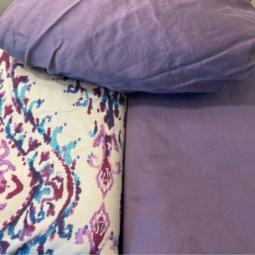 Bedding Set for Dorm Room (Twin XL) Duvet Cover, Sham, Pillow and Sheet Set